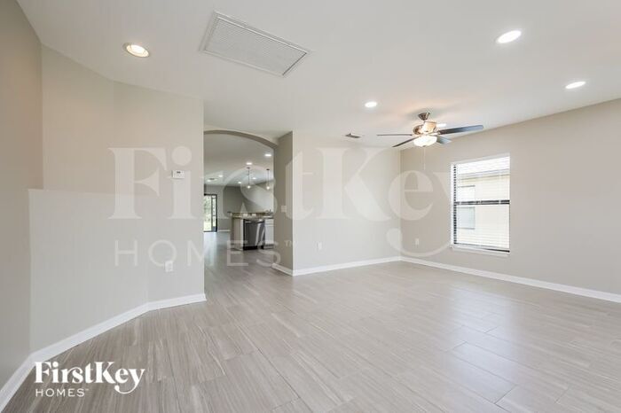 Building Photo - 354 Shadow Lakes Dr