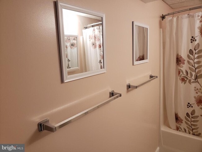 Building Photo - 417 S Washington St