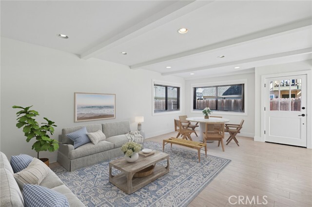 Building Photo - 2048 Garden Ln