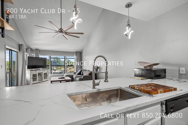 Building Photo - 300 Yacht Club Dr