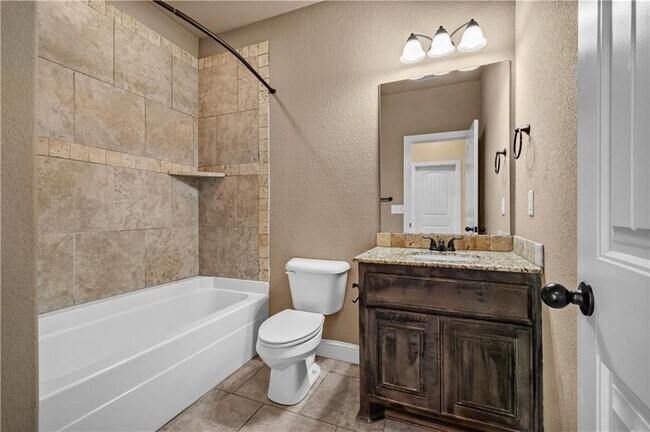 Building Photo - 4301 SW Beech Ln