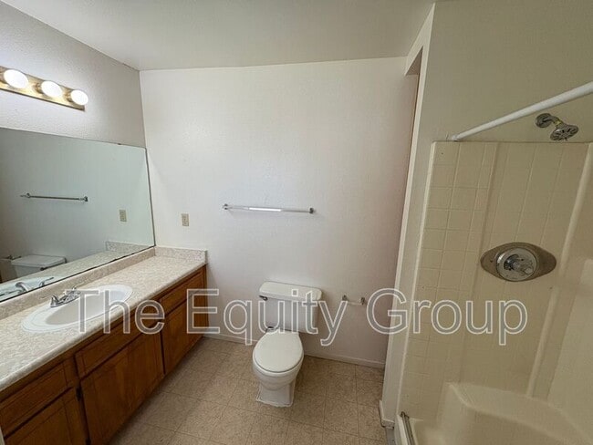 Building Photo - 2408 W Packwood Dr