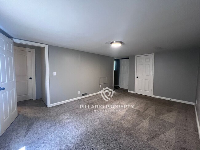 Building Photo - Newly Renovated, 4 Bedroom, 2 Bathroom Home Available NOW!