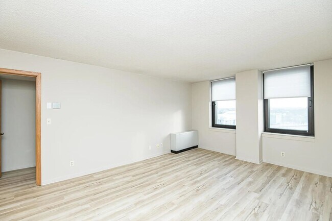 Building Photo - Condo for Rent