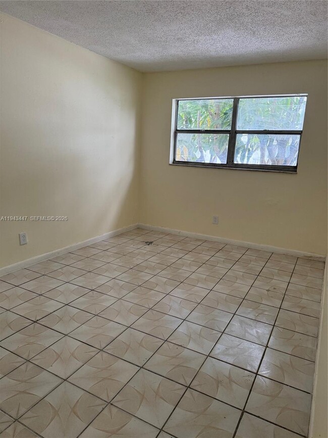 Building Photo - 15163 NE 6th Ave