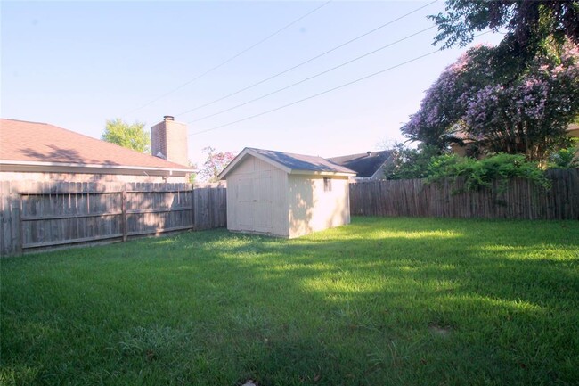Building Photo - 3323 Hidden Creek Dr