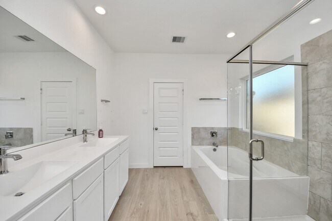 Building Photo - 30119 Gallatin River Ln