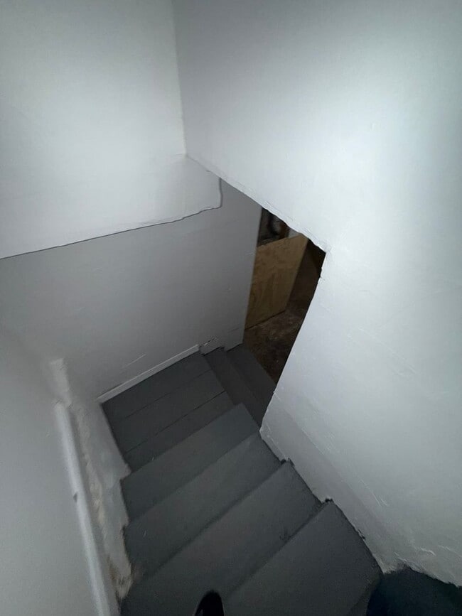 Building Photo - Amazing 3 beds 1bath FULLY ELECTRIC HOUSE