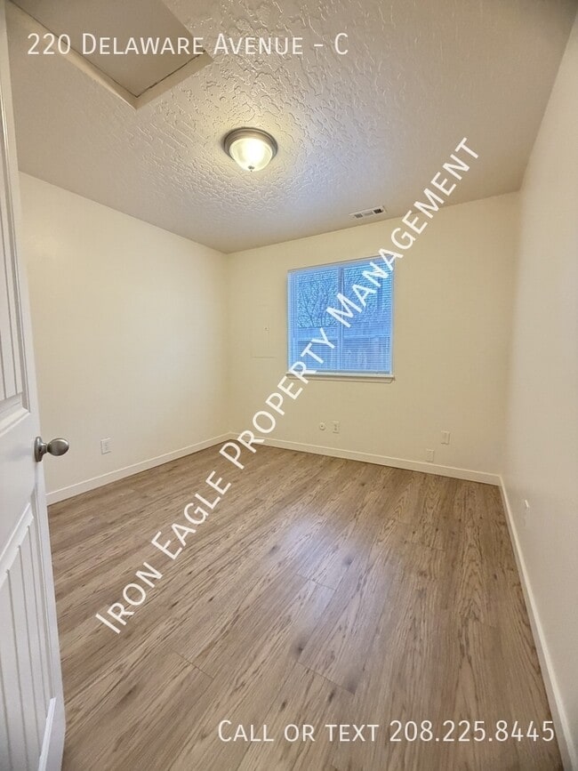 Building Photo - 220 Delaware Ave