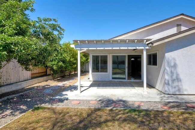 Building Photo - Move-In Ready 3 Bedroom Home with Bonus Ro...