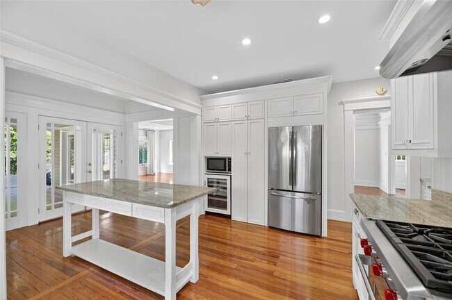 Building Photo - 3003 W Harbor View Ave