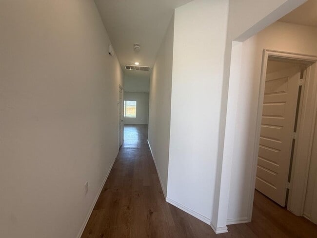 Building Photo - 16213 Maroon Dr