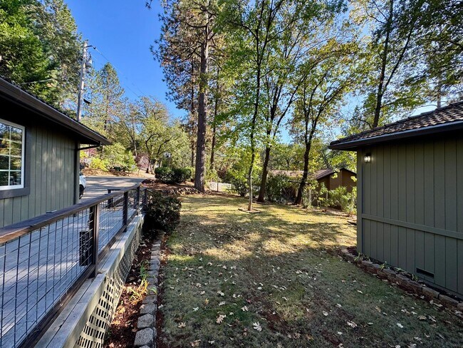 Building Photo - 16694 Marion Way