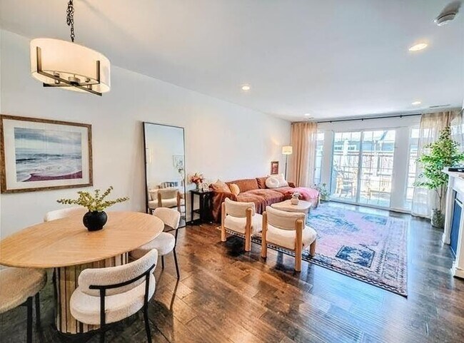 Building Photo - 515 Rodney Ln