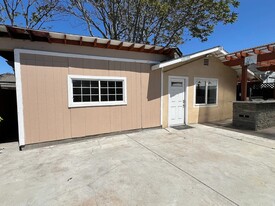 Building Photo - 1410 Sanborn Ave
