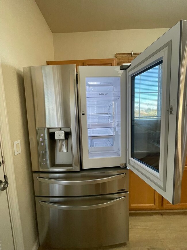 Building Photo - Vessona: Desirable Gated Community: 2bdrm 2bath with Loft!