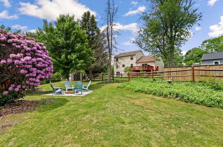 Building Photo - 13405 Wisteria Dr