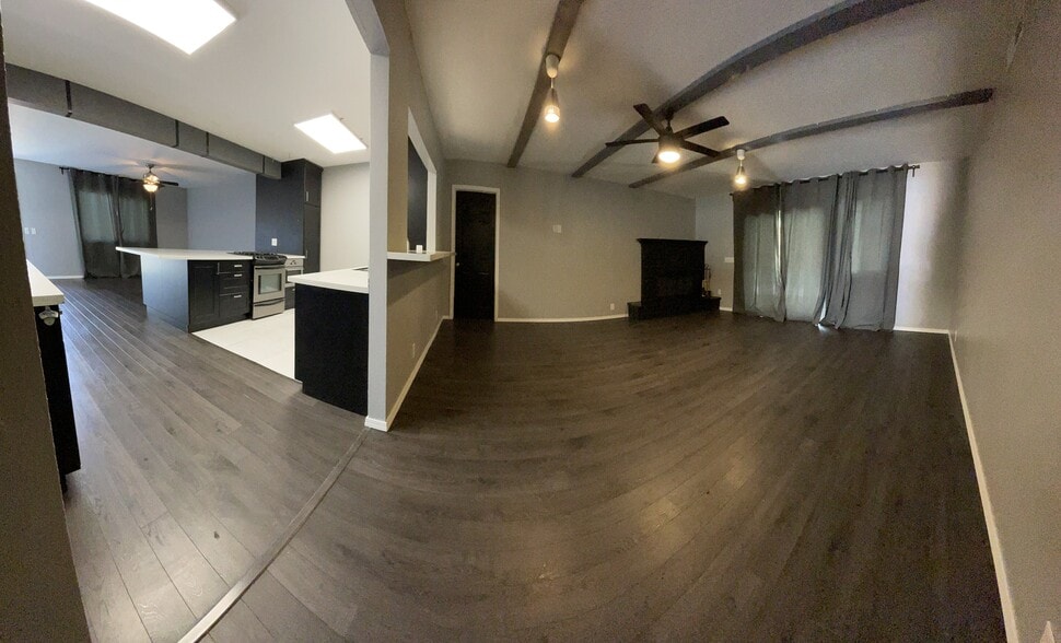 Building Photo - 1686 Brentwood Dr