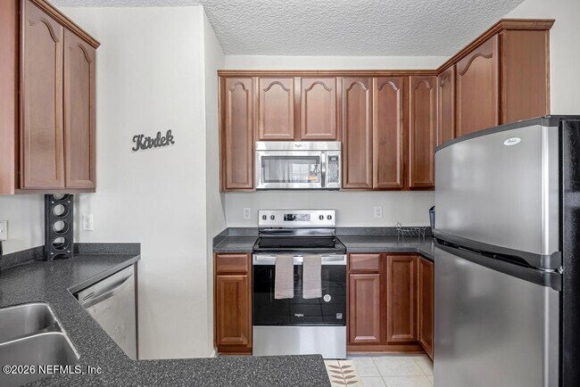 Building Photo - 7157 Deerfoot Cir