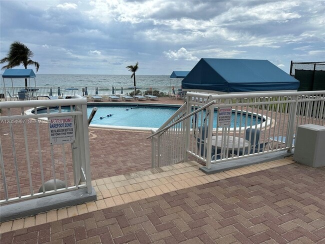 Building Photo - 3850 Galt Ocean Dr