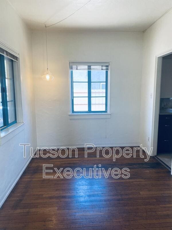 Building Photo - 1233 E Mabel St