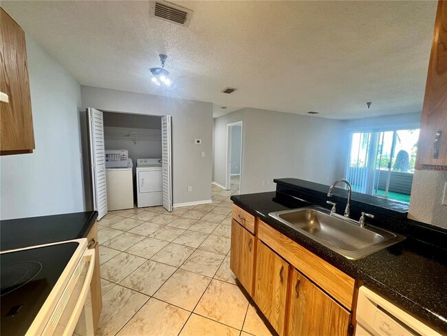 Building Photo - 10265 Gandy Blvd N