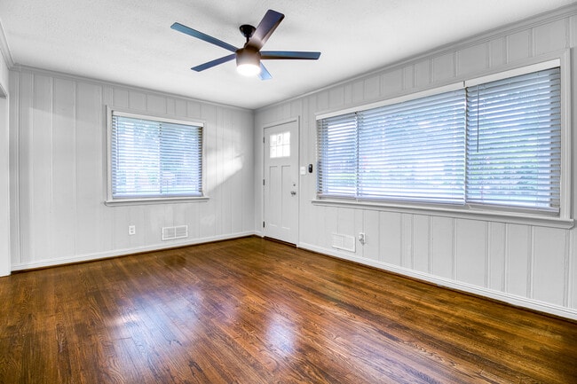 Living room - 3447 Pierce St