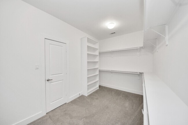 Building Photo - 8821 Hollister Pine Ct