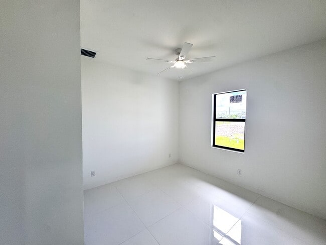 Building Photo - 4116 NW 20th St