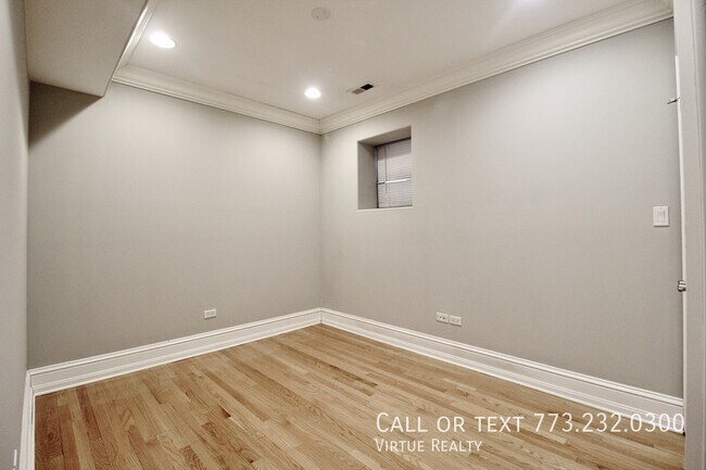 Building Photo - 5528 S Indiana Ave