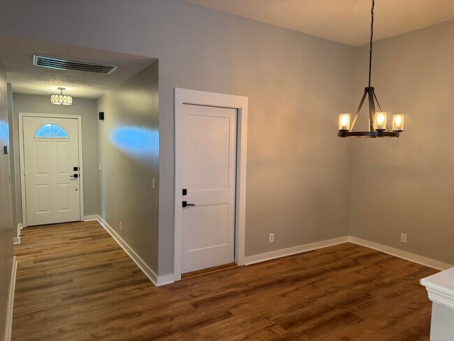Building Photo - Great 3BR Home in Spring Hill
