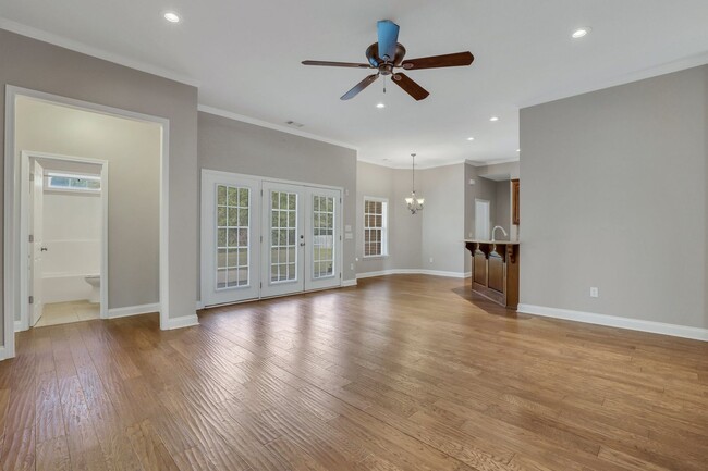 Building Photo - 1821 Old Carriage Trail