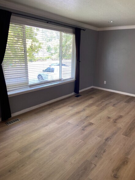 Building Photo - 9547 Flint Dr