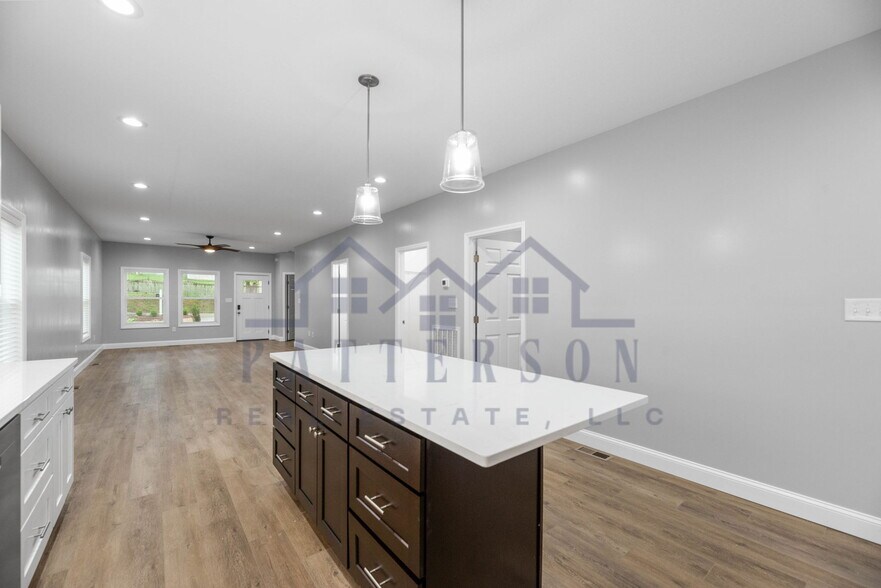 Building Photo - 2544 Bernhurst Dr