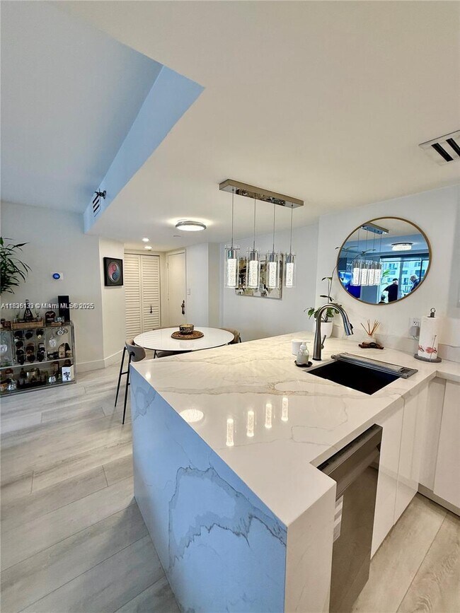 Building Photo - 770 Claughton Island Dr