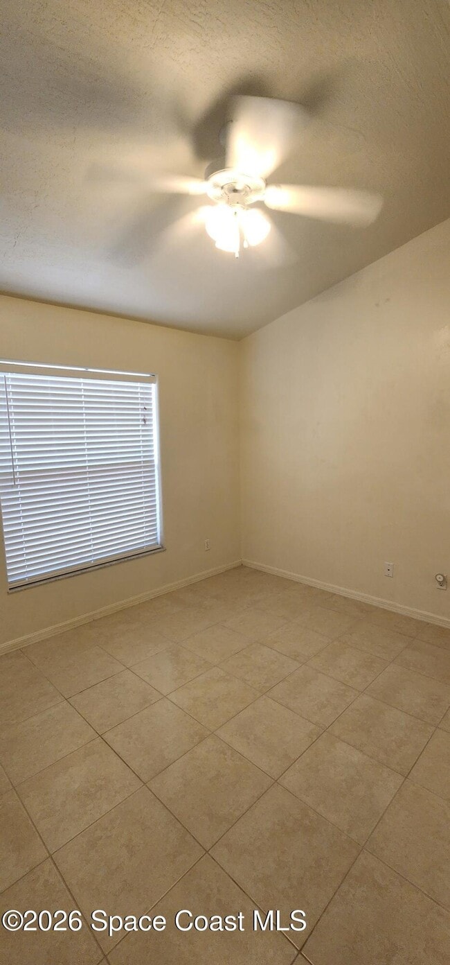 Building Photo - 3800 Sunbeam Ct