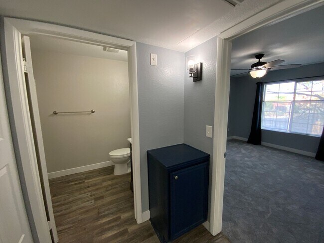Building Photo - 2 Bed, 2 Bath, Condo with Pools, Fitness Center & Balcony located in Las Vegas, Nevada.