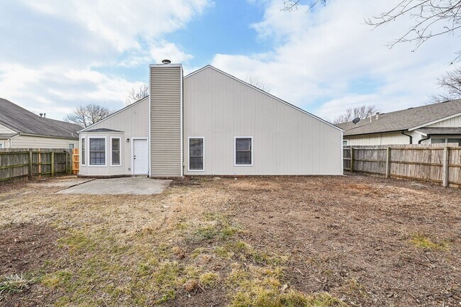Building Photo - Newly Renovated Broken Arrow Beaut! Available for Immediate Move In!