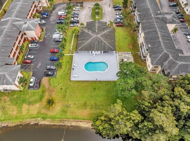 Building Photo - 4731 NW 10th Ct