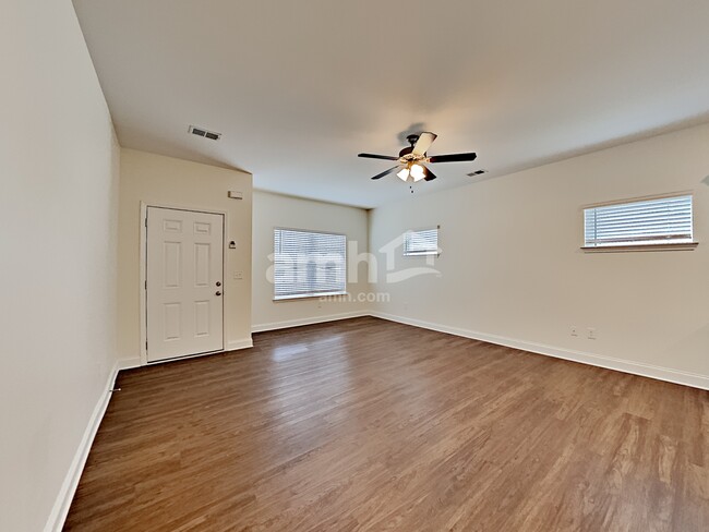 Building Photo - 581 Westridge Cir