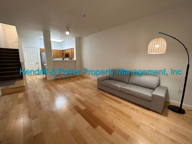Building Photo - One Bedroom Condo Close to Downtown Santa Cruz!