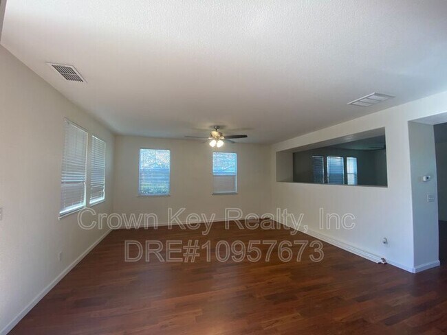 Building Photo - 297 Emory Oak Pl