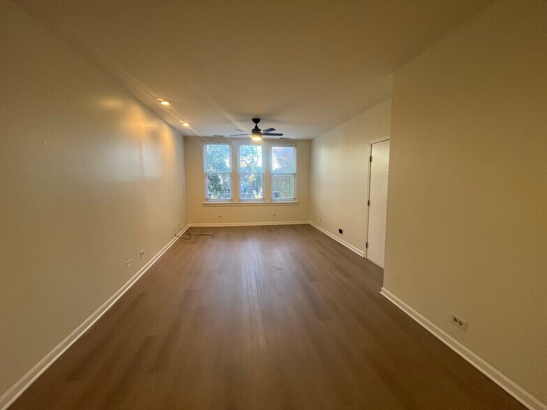 Building Photo - 1655 N Artesian Ave