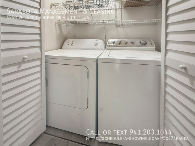 Building Photo - 4958 Village Garden Dr