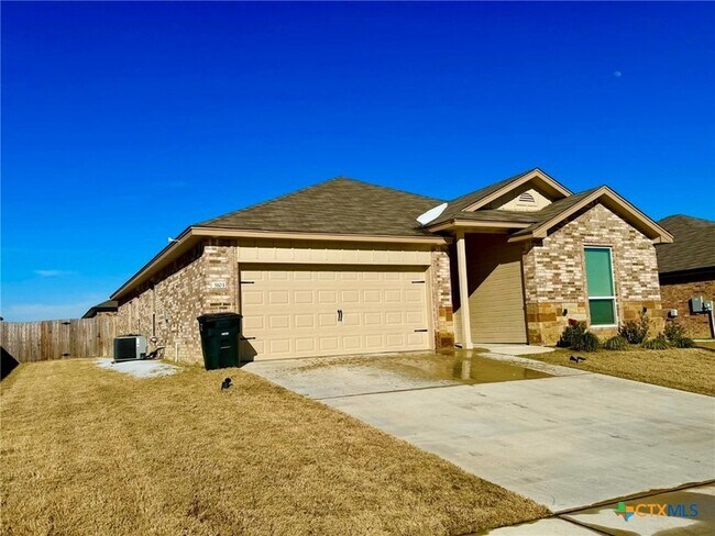 Building Photo - 3103 Seeker St
