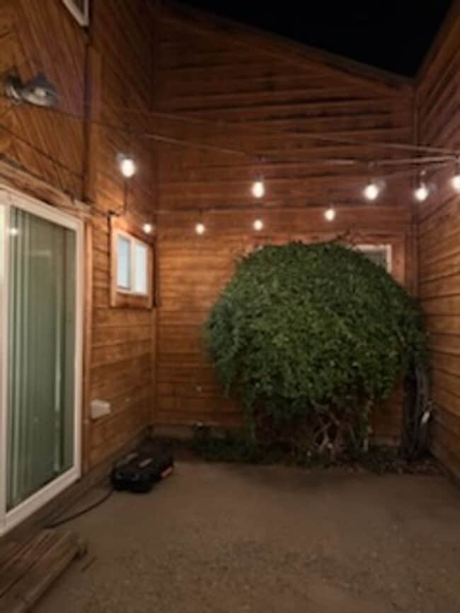 Building Photo - 318 W Second St