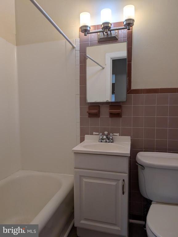 Building Photo - 424 Conarroe St