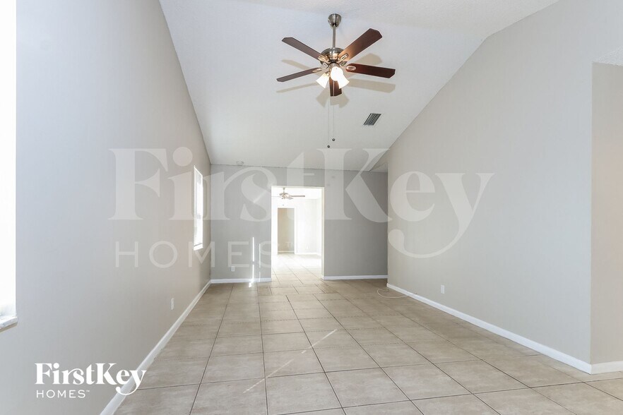 Building Photo - 10404 Oliver Ln