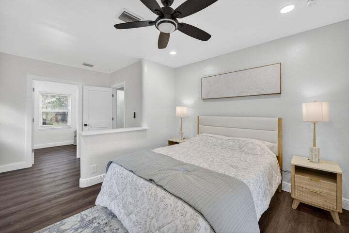 Building Photo - 1317 NE 1st Ave