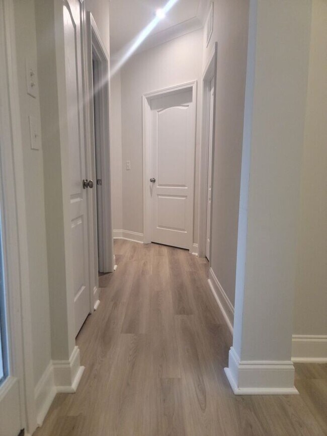 Building Photo - Like New RANCH Home in Stallings! WiFi and...